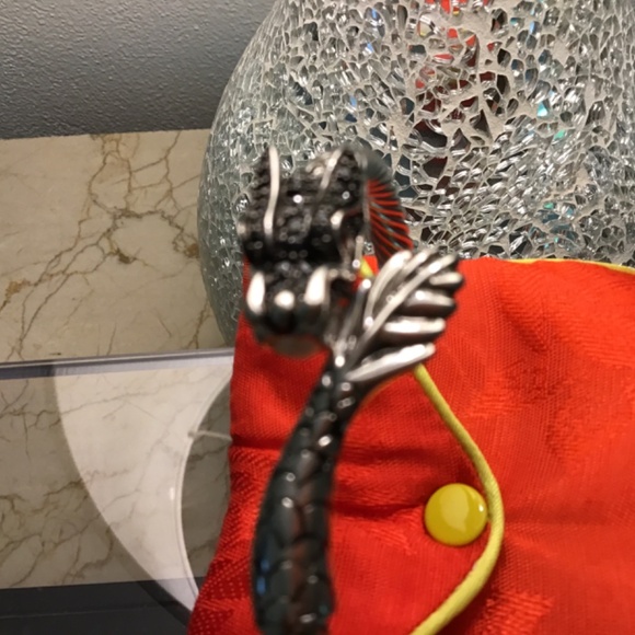 Jewelry- woman’s dragon bracelet - Picture 9 of 12